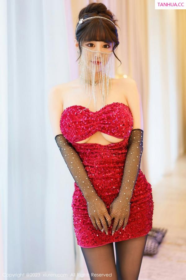 朱可 barbie可儿 [XiuRen]高清写真图 2023.01.10 No.6113 朱可儿Flora 雪峰美臀第3张图片